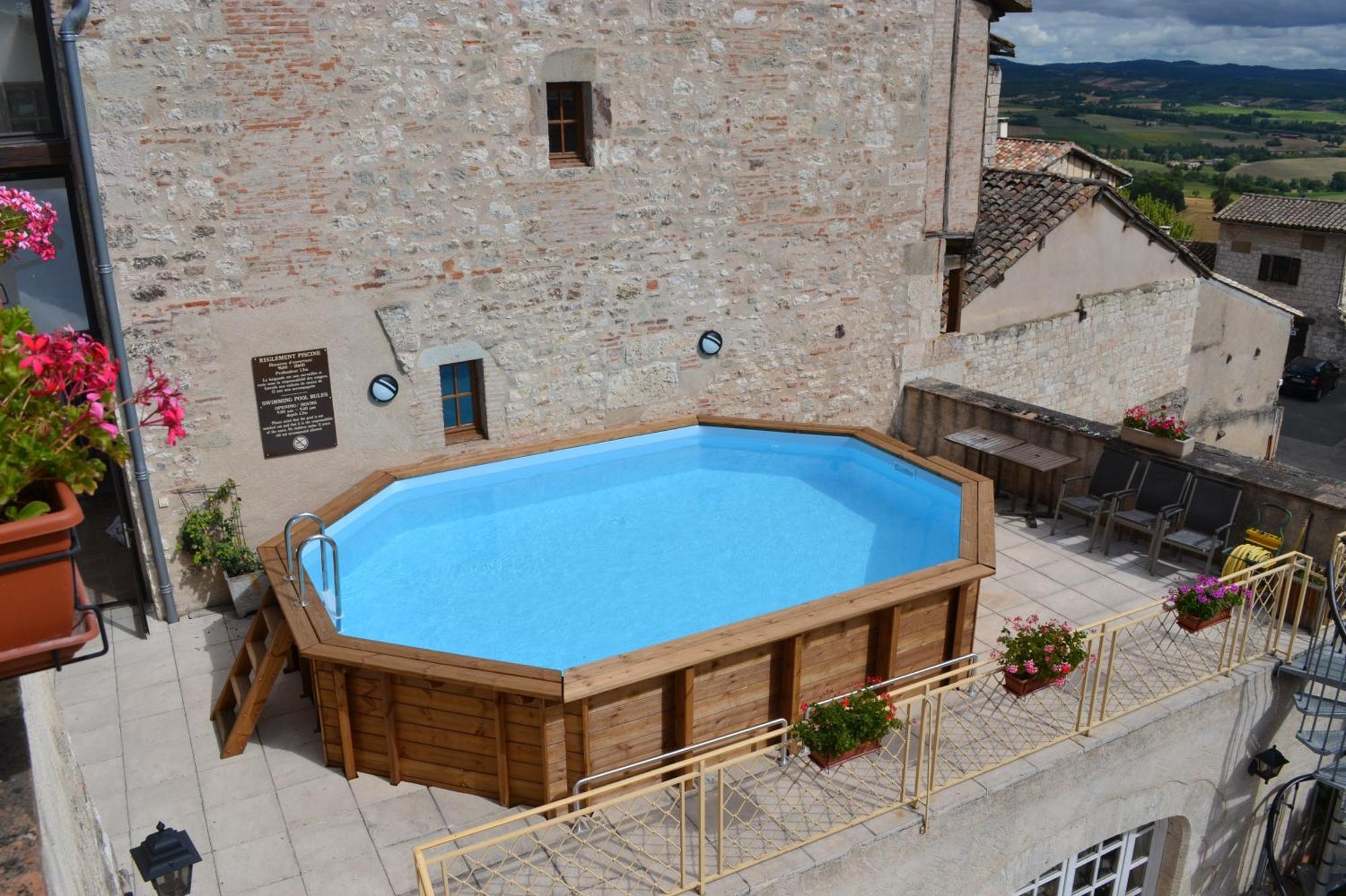 Hotel Des Consuls Castelnau-de-Montmiral Bagian luar foto