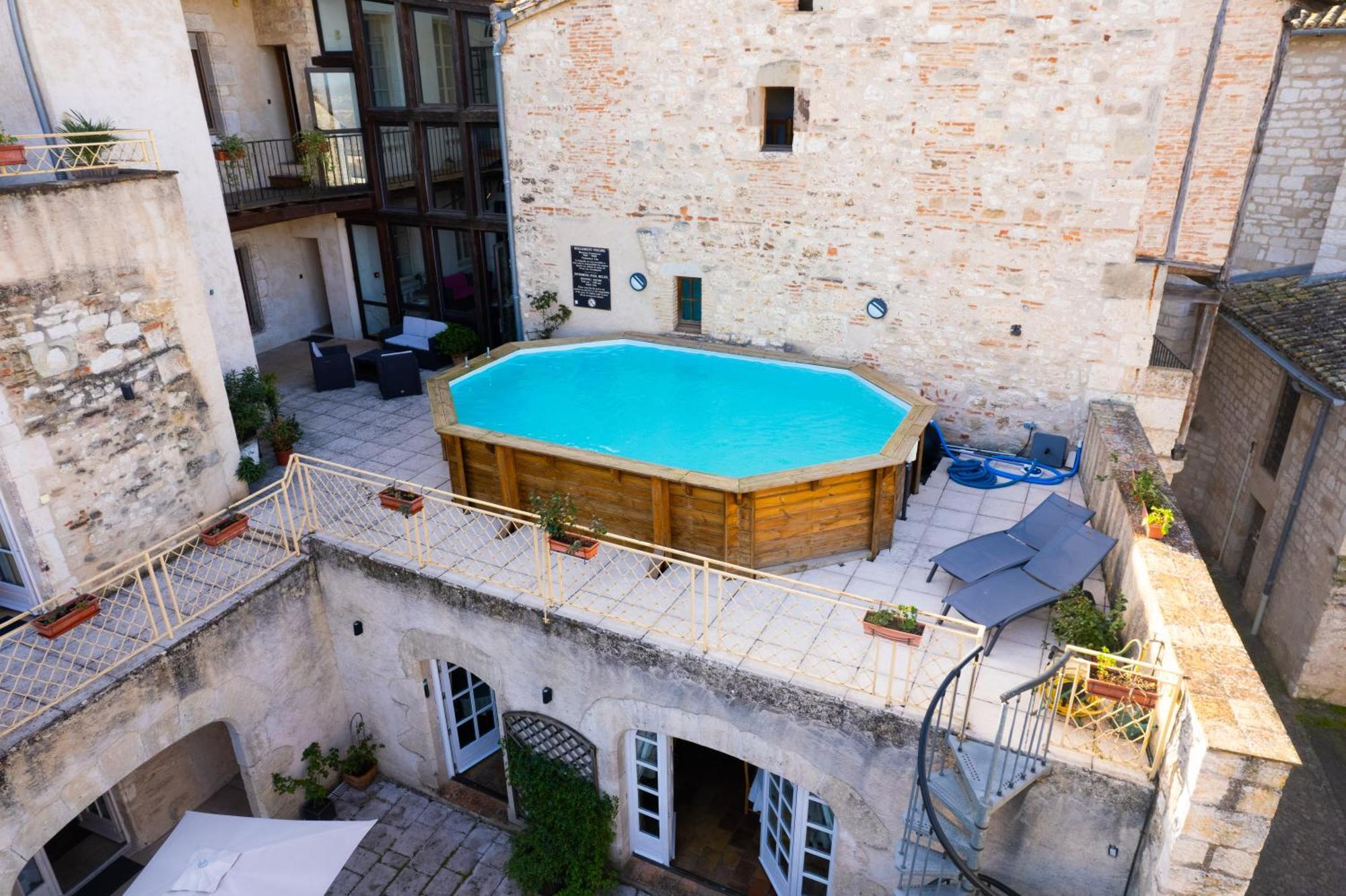 Hotel Des Consuls Castelnau-de-Montmiral Bagian luar foto