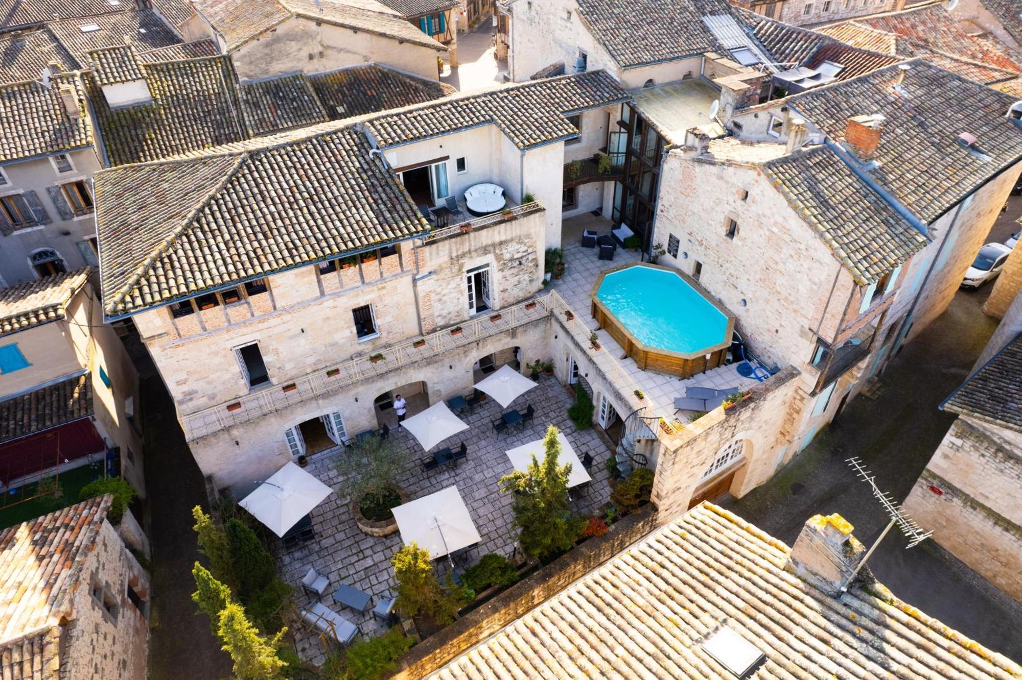 Hotel Des Consuls Castelnau-de-Montmiral Bagian luar foto
